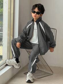 SHEIN 2pcs Tween Boy Casual Korean Style Loose Fit Jacket With Stand Collar & Drawstring Pants Set, Suitable For Autumn/Winter Athleisure Oversized Boys Outfits Korean Boy Clothes Boys Autumn Winter Casual Two Piece Set Teen Boy 2 Piece Set Boy Casual Grey Suit Prep Preppy Y2k Rave Vacation Holiday Festival Halloween Christmas Fall Winter Casual Cozy - Dark Grey - View 5