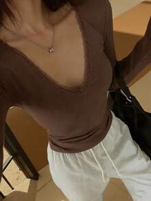 DAZY Áo thun nữ dài tay cổ chữ V màu trơn viền ren, dáng ôm, thích hợp cho mùa xuân, hè, ngày Valentine, đám cưới. - Cà phê nâu - Xem 4