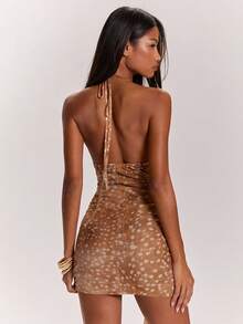 SHEIN BAE Đầm mini hở lưng cổ yếm gợi cảm họa tiết hươu, thích hợp cho lễ hội mùa xuân/hè, tiệc tùng, tiệc rave/đầm bất đối xứng/đầm sexy/đầm đi club/đầm đi chơi/đầm lễ hội âm nhạc/đầm lễ hội hóa trang/đầm họa tiết động vật/đầm mùa hè. - Màu Khaki - Xem 2