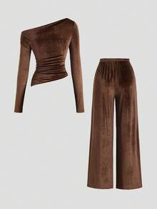 Sweetra 女士秋冬新款时尚百搭柔软天鹅绒两件套，棕色不对称荷叶边长袖上衣和高腰宽松阔腿裤套装 - 棕色 - 查看 2