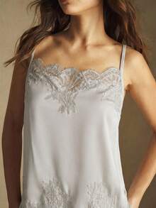 BizChic 2026新款可调节细肩带不对称蕾丝拼接缎面吊带背心，百搭实用，适合办公室、正式场合、休闲场合、浪漫场合、Y2K风格、90年代复古风、派对、婚礼宾客、伴娘、女主人、日常穿着。 - 淺灰色 - 查看 5