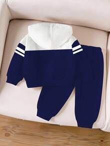 2er/Set Baby Jungen/Mädchen Marineblau und Weiß Brooklyn 23 Patchwork Hoodie Sweatshirt&Hose Herbst Lässig Page Boy Schulanfang Sportbekleidung Winter Outfit - Verschiedenfarbig - Übersicht 2