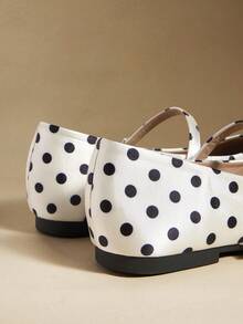 Rosivie Women's Casual Versatile Commute Simple Buckle Flats Valentine's Day - Chantilly - View 4