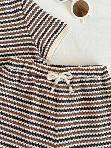 2pcs Kids/Young Boys' Summer Casual Vacation Khaki Striped T-Shirt Top And Striped Shorts Set - Multicolor - View 4