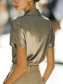 Ellegaria. 浅棕色缎面披肩领短袖单排扣宽松垂坠优雅通勤百搭女式衬衫 缎面衬衫 真丝衬衫 缎面衬衫 女士衬衫 办公室衬衫 真丝衬衫 女士缎面衬衫 女士缎面衬衫 优雅衬衫 女士优雅套装 女士办公室工作服 工作衬衫 女士工作上衣 女士上衣和衬衫 - 咖啡棕 - 查看 2