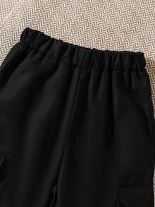 SHEIN Mirajuku 小男孩夏季多口袋背心套裝，含字母印花T恤與休閒工裝長褲，時尚百搭酷感風格，舒適面料適合上學 - 黑色 - 查看 4