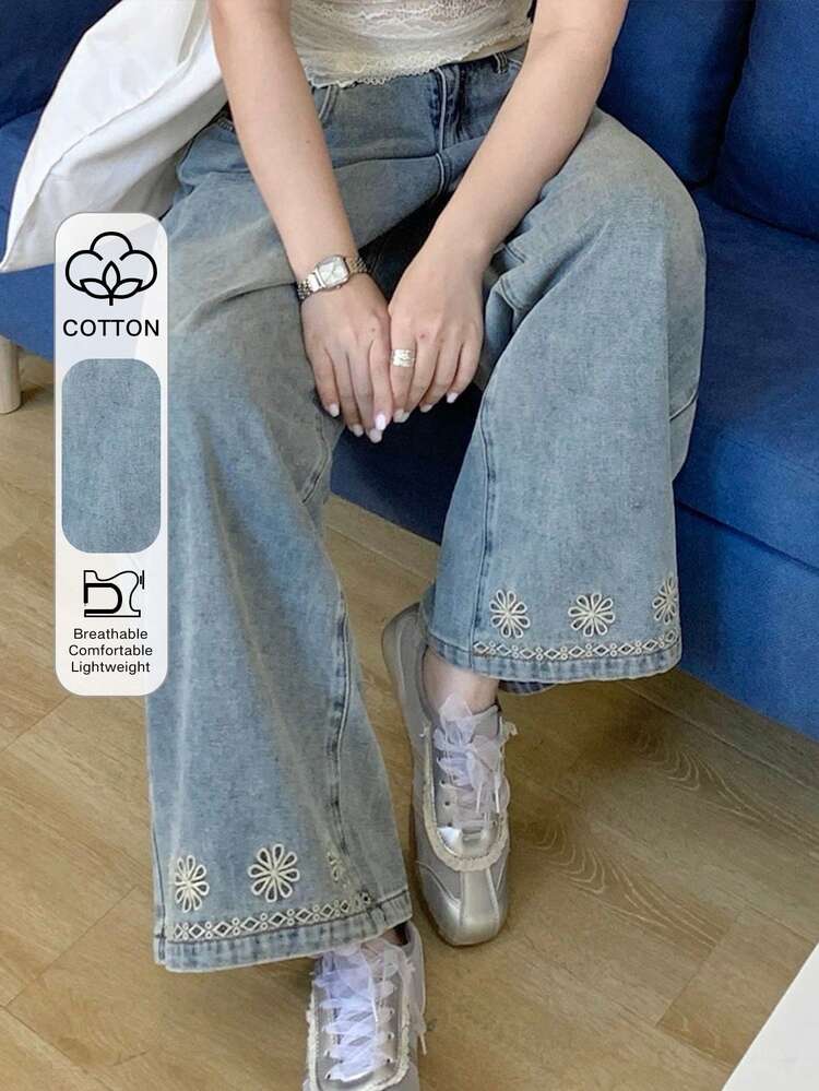 Dazy Plus Plus Size Women Retro Casual Loose Straight Leg Jeans With Embroidered Floral Hem Design, Suitable For All Seasons