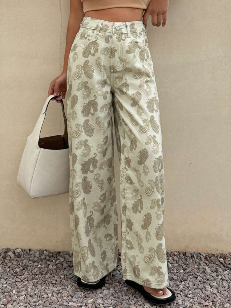 Women's Low Waist Loose Straight Leg Casual Jeans With All-Over Cashew Flower Print