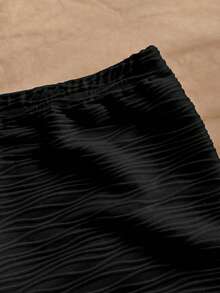 Soleia 女士度假针织纹理V领花卉金属装饰露背露脐上衣和超短裤两件套，适合派对、圣诞节、约会、夜店、海滩、邮轮、下午茶、波西米亚风、度假、秋季等场合。 - 黑色 - 查看 7