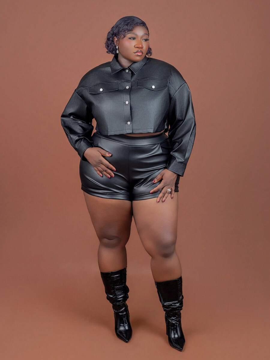 CurvyTilda 大碼落肩袖翻蓋細節短款PU皮革夾克 - 黑色 - 查看 1