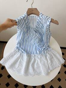 Lyxana Blusa Casual Feminina Nova de Primavera/Verão com Decote em V, Elástica, Franzida, Gola de Renda Floral, Sem Mangas, Tela Semitransparente, Recorte em Tule e Babado na Barra - Multicolorido - Visão 3