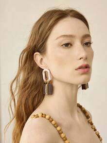 MOTF PREMIUM 预制木拼接亚克力耳环 - 金色 - 查看 5