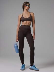 Musera Sport Áo ngực thể thao không đường may, xếp ly phía trước, dây đeo điều chỉnh được, thích hợp cho tập luyện thể dục, tập gym, pilates, thể hình, mặc hàng ngày. - màu nâu - Xem 5