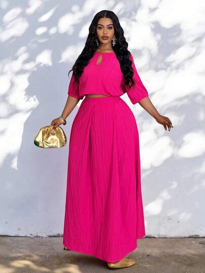 Veslaya 2026春夏新款大码女装，适合音乐节、复活节、西部风、游牧风、生日派对、毕业典礼、大学校园、街头风、婚礼宾客、通勤等场合，高端优雅的紫红色褶皱面料镂空上衣搭配褶裥A字裙两件套度假套装