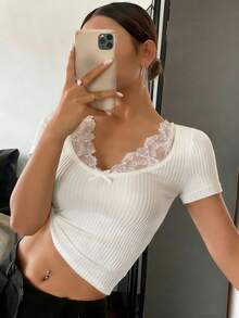 DAZY 女士蕾丝拼接性感修身长袖T恤 - 白色 - 查看 2