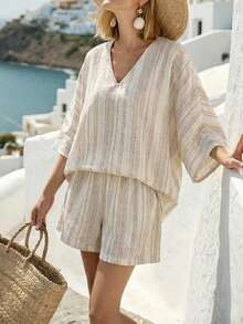 EMERY ROSE 女士休闲度假条纹印花V领蝙蝠袖宽松上衣和短裤两件套，夏季 - 彩色 - 查看 9