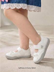Cozy Pixies 1 Pair Spring/Summer Plush Heart Patchwork Cute Retro Sporty Lightweight Durable Ballet Style Baby Sneakers - White - View 2