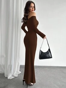 Firerie 女士优雅精致浪漫时尚露肩金属装饰喇叭袖紧身黑色连衣裙，秋季 - 鏽棕色 - 查看 3