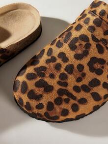 Solecia Giày bệt nữ kiểu dáng mới, xỏ chân nhẹ, che nửa bàn chân, thích hợp cho hoạt động thường ngày. - Mẫu báo nâu đậm - Xem 5