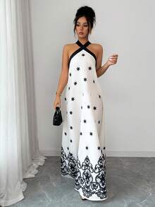 SHEIN Elenzya Vestido de vacaciones de diseño elegante y sexy con cuello halter, cintura fruncida y estampado de color contrastante, para primavera/verano - Blanco y Negro - Ver 6