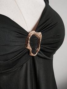 SHEIN ICON 大码女装夏季度假褶皱不对称下摆金属装饰吊带娃娃衫 - 黑色 - 查看 9