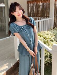 DAZY Conjunto de top de mezclilla de manga corta con cuello y pantalones rectos holgados de mezclilla casual para mujer - Azul lavado medio - Ver 2