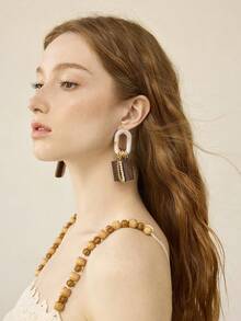 MOTF PREMIUM 预制木拼接亚克力耳环 - 金色 - 查看 3