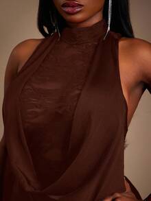 Radiana 大码女装秋冬新款性感优雅深V领蕾丝拼接露背连体衣 - 棕色 - 查看 4