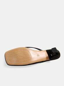 Lumivelle Giày sandal đế vuông đế dày mới 2024, kiểu dáng xỏ ngón màu đen cho nữ - màu đen - Xem 2