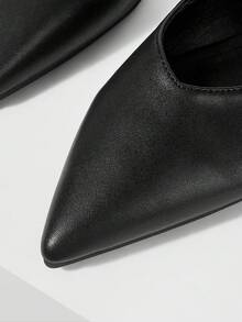 Mnmlis Women's Fashion Commuter Wear Pointed Flat Shoes - Black - View 4