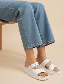 Sandalia con plataforma y hebilla dorada ajustable - Blanco - Ver 1