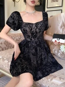 DAZY 春夏黑色花卉植绒网纱蕾丝连衣裙，休闲甜美风，适合情人节、婚礼、派对、时尚活动等场合，修身优雅，适合办公室穿着，短袖设计，波西米亚风连衣裙，适合度假穿着。 - 黑色 - 查看 1
