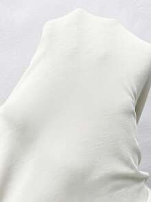 Slaydiva Bộ đồ nữ phong cách đường phố thường ngày gồm áo hai dây ôm sát và quần ống rộng, phù hợp để mặc dạo phố với họa tiết in số 66 phối màu xanh trắng. - Nhiều màu - Xem 6