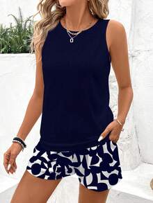 SHEIN LUNE Bộ 2 món nữ kiểu dáng thường ngày gồm áo tank top cổ tròn và quần short, họa tiết hoa xanh trắng, thích hợp cho mùa hè. - Màu xanh hải quân - Xem 5