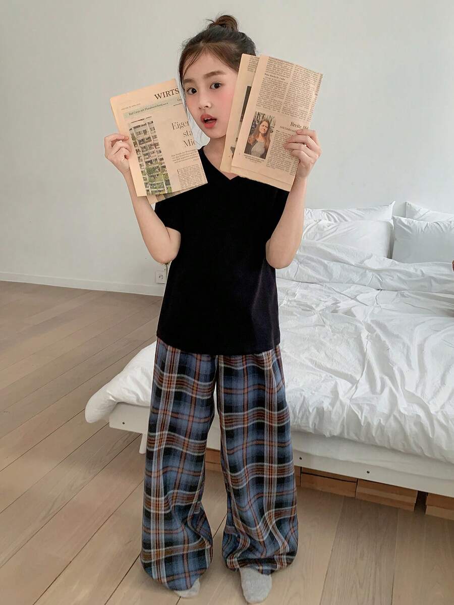 Dazy Kids 少女纯色V领短袖上衣和格子裤休闲家居服套装(夏季款) - 黑色 - 查看 1