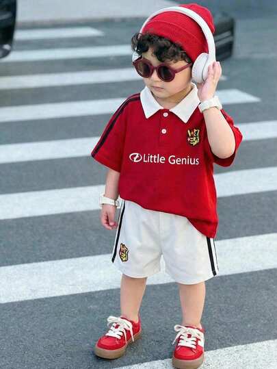 SHEIN Set de 2 piezas de jersey deportivo informal de bloques de color para bebés niños, camisa polo de punto de manga corta y pantalones cortos, jersey para bebé