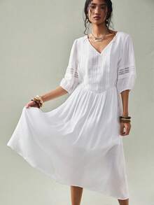 SoleilVie 波西米亚风女士中长连衣裙，纯色梭织面料搭配蕾丝拼接，深V领，对称蕾丝饰边，泡泡长袖配弹性袖口，可调节弹性腰身。适合波西米亚风、休闲、度假和日常穿着。 - 白色 - 查看 6