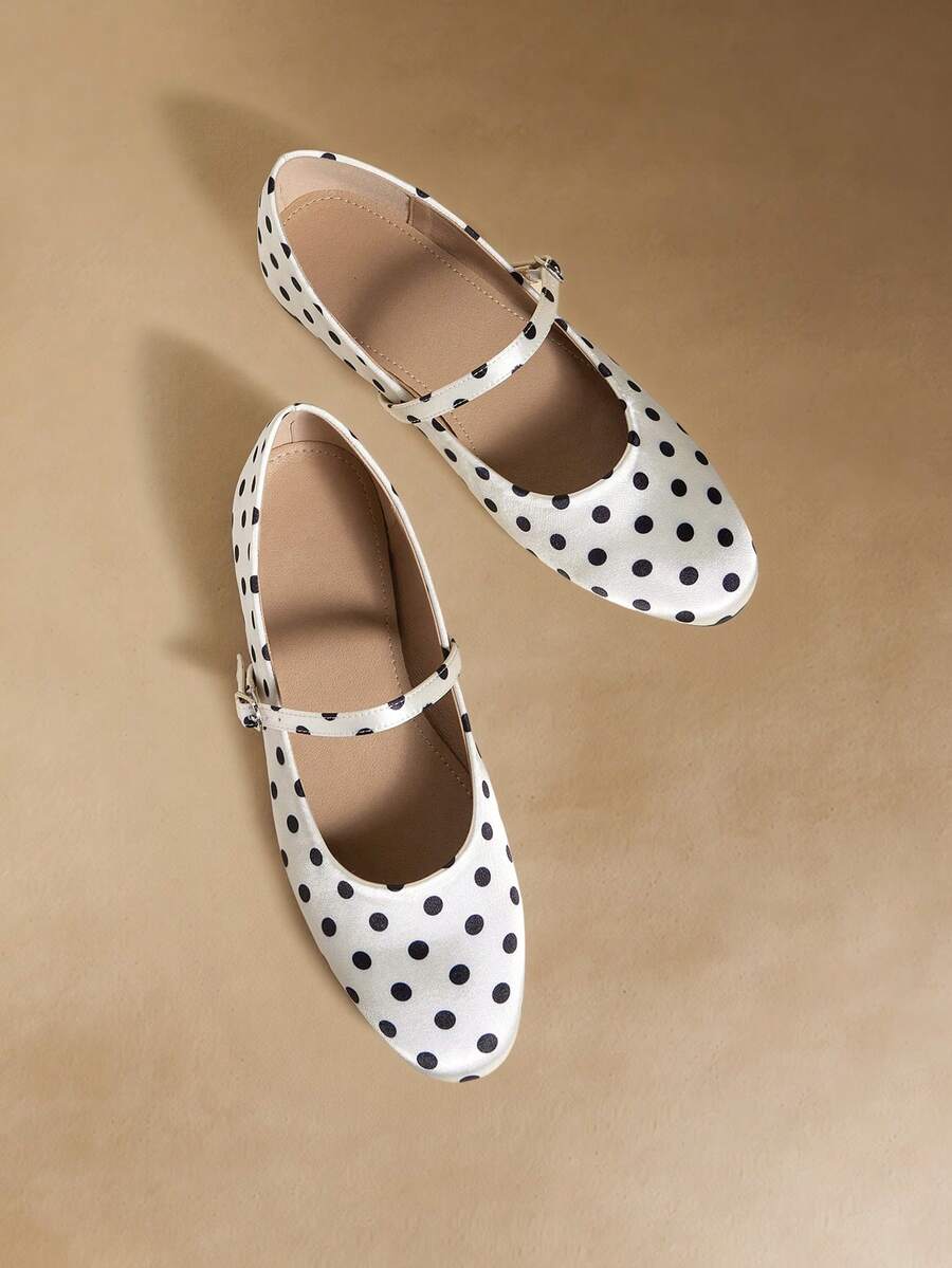 Rosivie Women's Casual Versatile Commute Simple Buckle Flats Valentine's Day - Chantilly - View 1