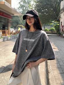 DAZY Áo thun nữ tay ngắn cổ tròn in họa tiết tối giản - Xám - Xem 5