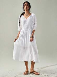 SoleilVie 波西米亚风女士中长连衣裙，纯色梭织面料搭配蕾丝拼接，深V领，对称蕾丝饰边，泡泡长袖配弹性袖口，可调节弹性腰身。适合波西米亚风、休闲、度假和日常穿着。 - 白色 - 查看 7