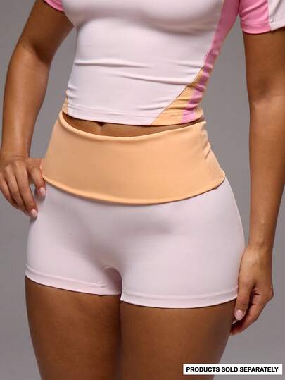 Musera Sport 撞色腰带迷你热裤，仅限运动健身健身房普拉提日常休闲运动穿着，适合女生穿着，适合运动出汗。