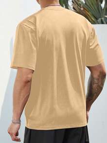 Manfinity Homme Áo thun nam cỡ lớn cổ tròn in chữ, tay ngắn, kiểu dáng thường ngày, đa năng. - Màu Khaki - Xem 2