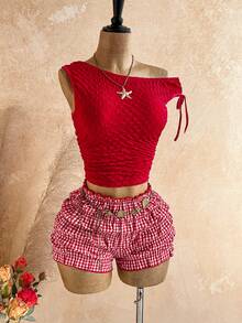 Soleia Bộ 2 món gồm áo và quần short kẻ caro màu trơn, chất liệu vải dệt họa tiết, thiết kế bất đối xứng vai. - Đỏ - Xem 3