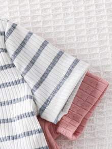 Bộ 4 món cho bé sơ sinh trai/gái, họa tiết sọc xanh dương dễ thương, áo liền quần ngắn tay và quần short, thích hợp mặc ở nhà và đi chơi. - Nhiều màu - Xem 7