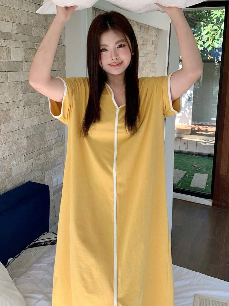 Dazy Plus Solid Color Contrast Patchwork Loose Hem Slit Design Long Sleeve Nightgown