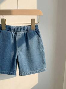 SHEIN Bộ quần áo bé trai/bé gái thoải mái, năng động, in chữ, tay ngắn và quần short denim, thích hợp cho trong nhà, ngoài trời, hàng ngày, thể thao, vui chơi, dự tiệc, chụp ảnh, kỳ nghỉ, mùa xuân/hè. - Nhiều màu - Xem 4