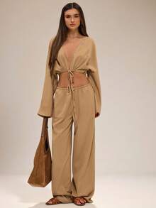 SHEIN BAE Bộ đồ thời trang gợi cảm dành cho nữ, gồm áo crop top cổ chữ V sâu, tay cánh dơi và quần ống rộng. - Màu Khaki - Xem 6