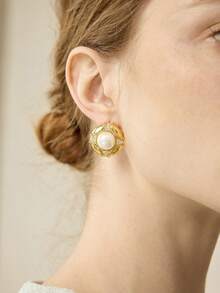 MOTF PREMIUM 铜合金仿珍珠耳环，镀18K金耳钉，高贵气质，时尚复古欧美风格 - 金色 - 查看 3