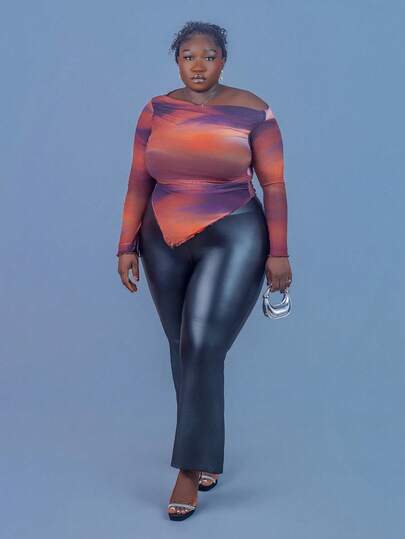 CurvyTilda Camiseta asimétrica de manga larga con estampado romántico de teñido anudado para mujer de talla grande