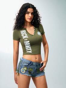 Rick and Morty X SHEIN 女士纽扣设计短袖露脐T恤 - 軍綠色 - 查看 7